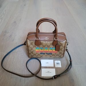 Coach Small Bennett - Signature PRIDE ❤🧡💛💚💙💜